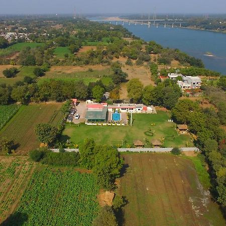 Krishna Farm 호텔 Vasad 외부 사진